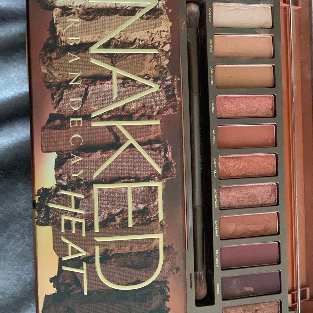 Makeup - Picture 1 of 1